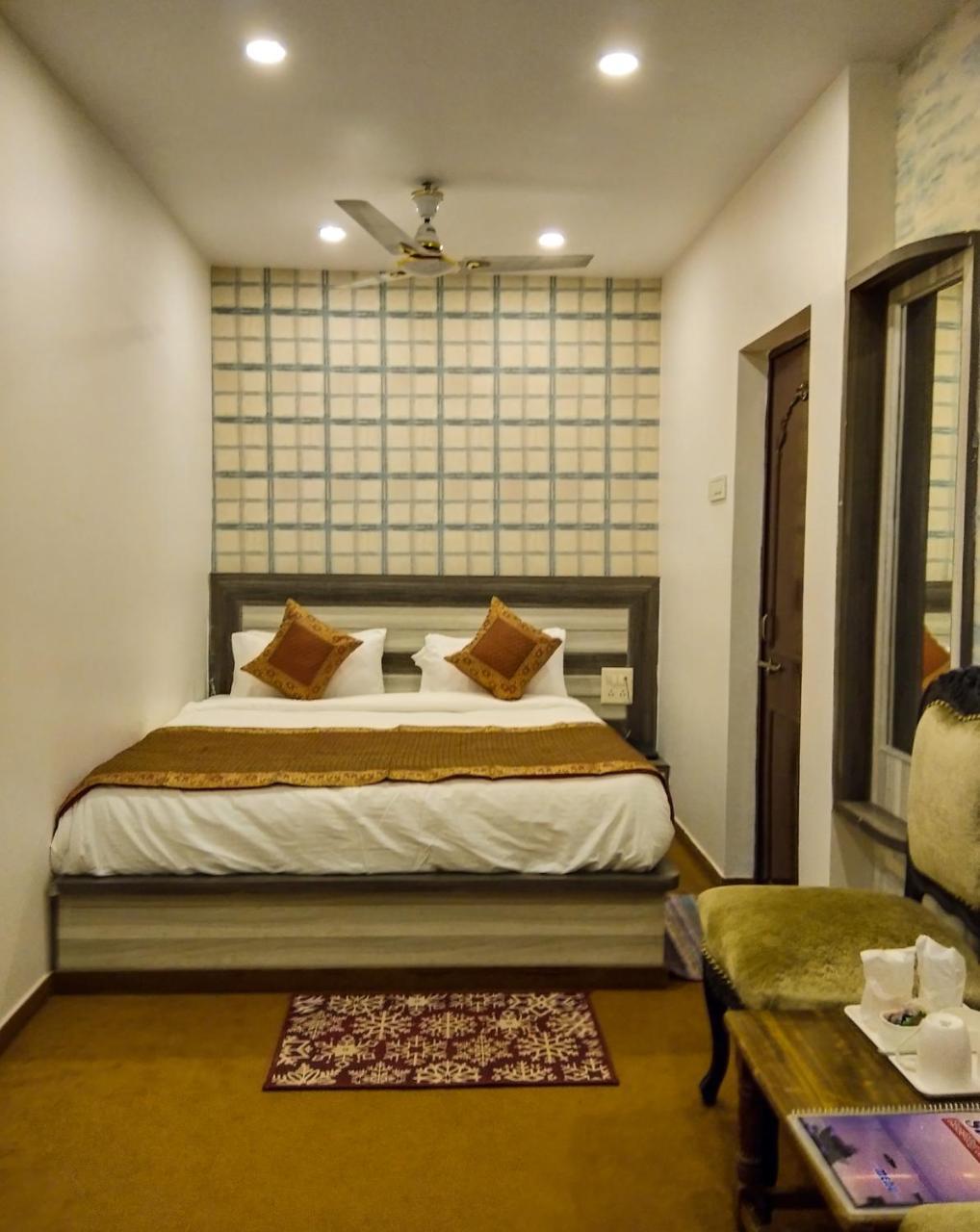 Dwivedi Hotels Hotel Elena Varanasi Exterior foto