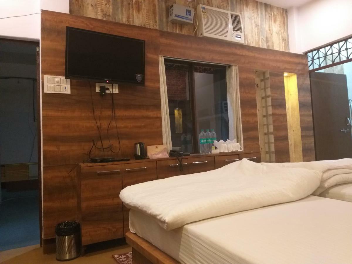 Dwivedi Hotels Hotel Elena Varanasi Exterior foto